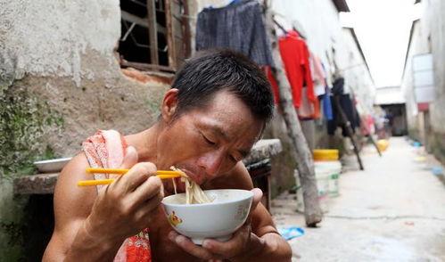 娱乐吃瓜酱农民工,揭秘农民工背后的故事  第1张 娱乐吃瓜酱农民工,揭秘农民工背后的故事  第1张